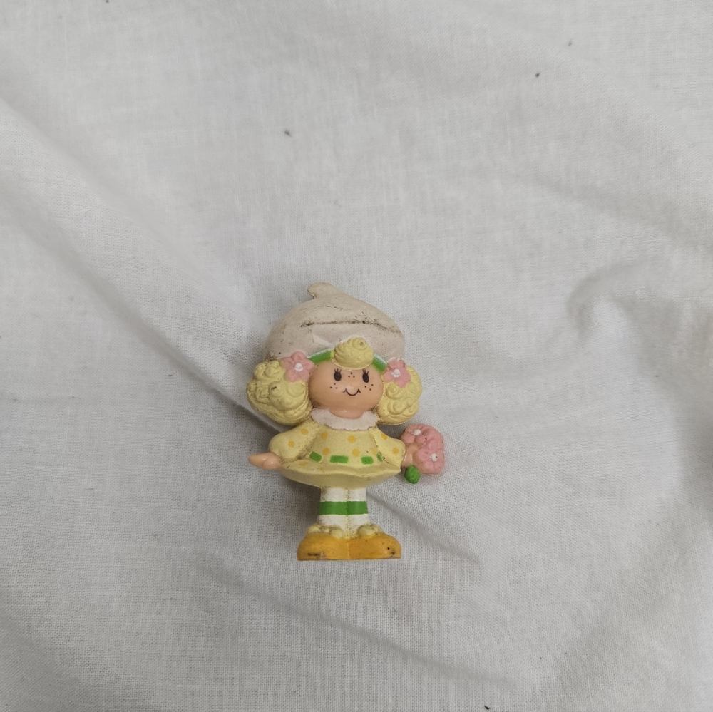 VTG Lemon Meringue Strawberry Shortcake PVC Mini Figure Cottage Core 1980s